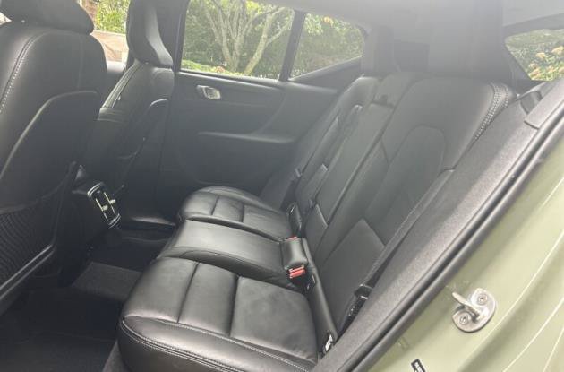 Used 2024 Volvo XC40 B5 Core AWD/4WD image 7