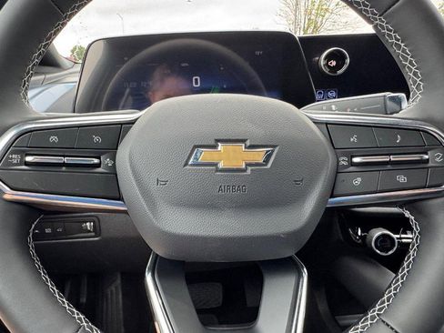 New 2026 Chevrolet Equinox EV LT image 12