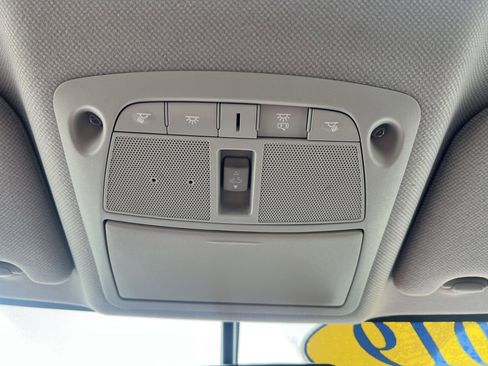 Used 2019 Nissan Sentra SR w/ Premium Package (SR) image 10