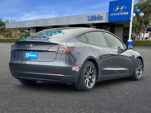 Used 2023 Tesla Model 3 Standard Range image 3