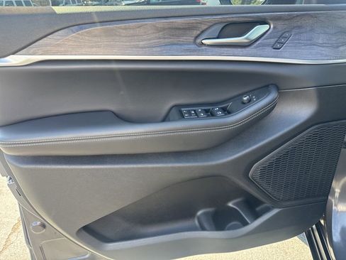 Certified 2024 Jeep Grand Cherokee Limited w/ Luxury Tech Group II image 14