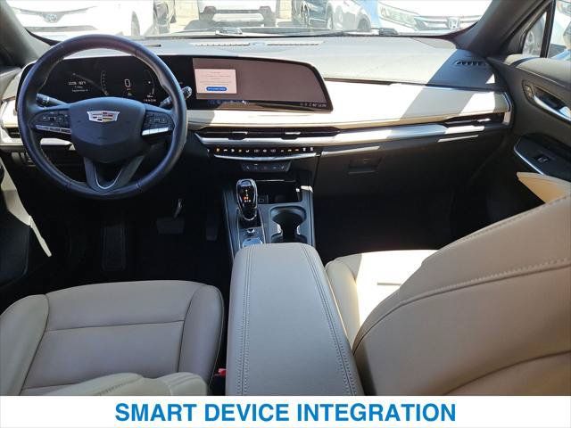 Used 2024 Cadillac XT4 Luxury w/ Cold Weather Package FWD image 22