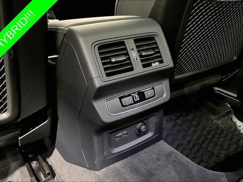 Used 2025 Audi Q5 e Premium Plus w/ Premium Plus Package AWD/4WD image 15