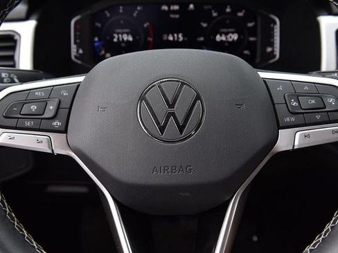 Used 2023 Volkswagen Atlas SE AWD/4WD image 18