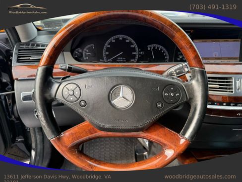 Used 2011 Mercedes-Benz S 550 4MATIC image 18