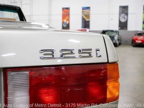 Used 1989 BMW 325i Convertible RWD image 35