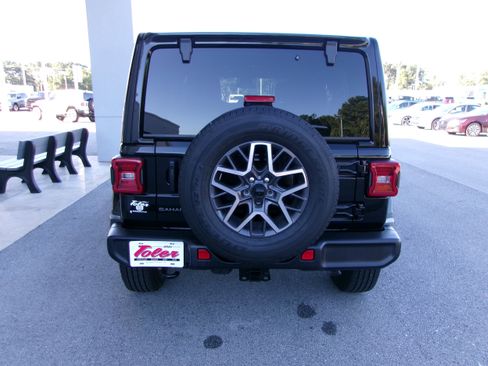 New 2025 Jeep Wrangler Unlimited Sahara image 21