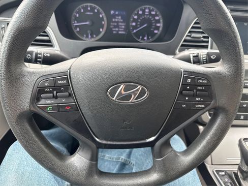 Used 2016 Hyundai Sonata SE FWD image 17