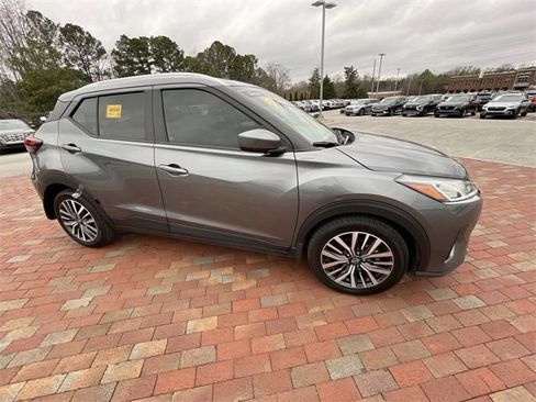 Used 2022 Nissan Kicks SV image 23