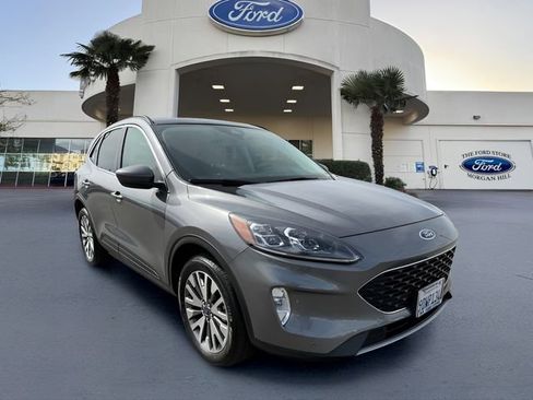 Certified 2022 Ford Escape Titanium w/ Class II Trailer Tow Package image 4