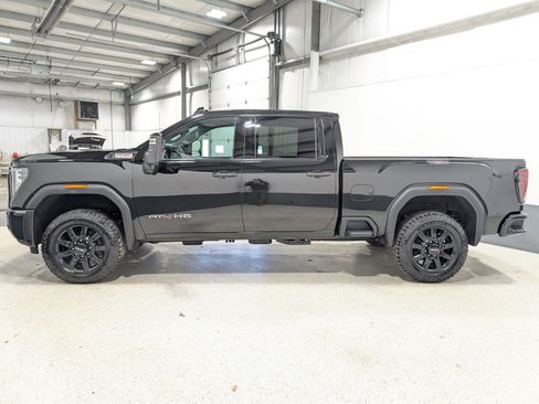 Used 2024 GMC Sierra 2500 AT4 w/ AT4 Preferred Package image 6