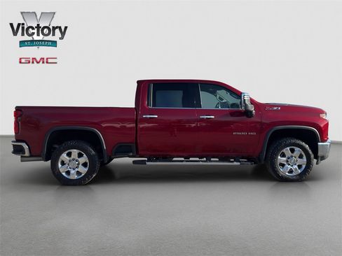 Used 2020 Chevrolet Silverado 2500 LTZ w/ LTZ Plus Package image 17