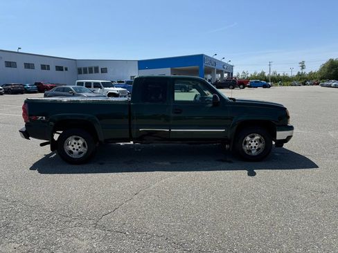 Used 2006 Chevrolet Silverado 1500 LT w/ Light Duty Power Package AWD/4WD image 4