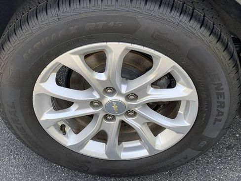 Used 2018 Chevrolet Equinox LT FWD image 32