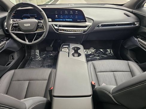 Used 2026 Cadillac Lyriq Premium Sport AWD/4WD image 17