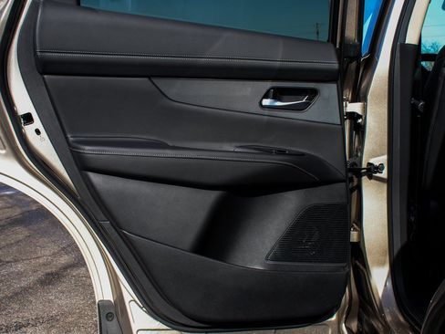 Used 2025 Nissan Murano SL w/ Cargo Package image 13