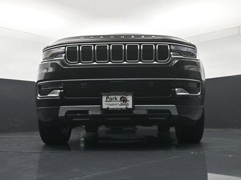 Used 2022 Jeep Wagoneer Series III w/ Premium Group I AWD/4WD image 19