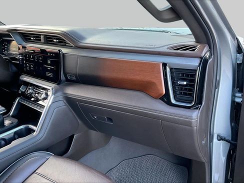Used 2024 GMC Sierra 1500 Denali AWD/4WD image 18