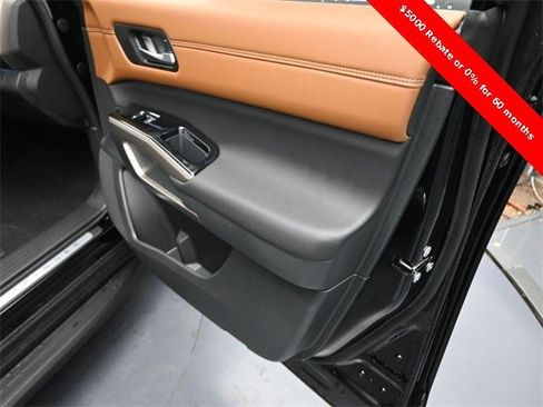 New 2025 Nissan Pathfinder Platinum image 39