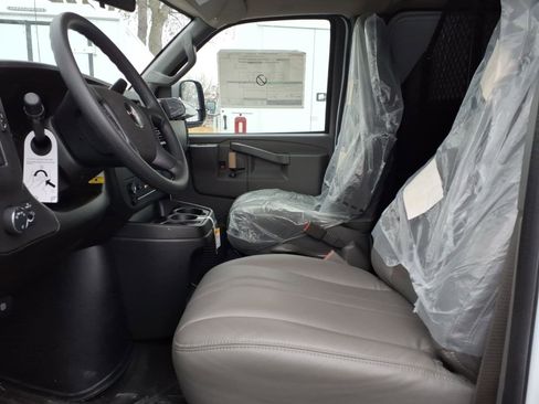 New 2025 GMC Savana 2500 w/ Driver Convenience Package RWD image 13