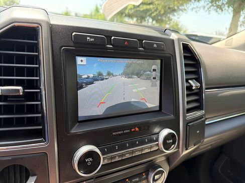 Used 2018 Ford Expedition XLT w/ Equipment Group 202A RWD image 29