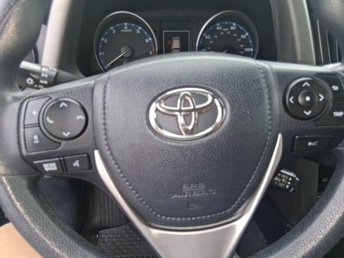 Used 2018 Toyota RAV4 LE w/ All Weather Liner Package AWD/4WD image 9