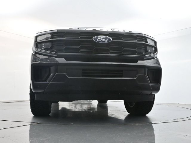 Used 2025 Ford Expedition Active AWD/4WD image 47