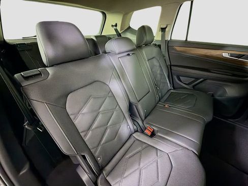 New 2026 Volkswagen Atlas SE FWD image 27