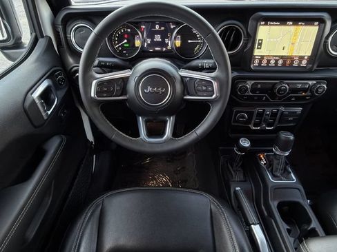 Used 2023 Jeep Wrangler Unlimited Sahara AWD/4WD image 13