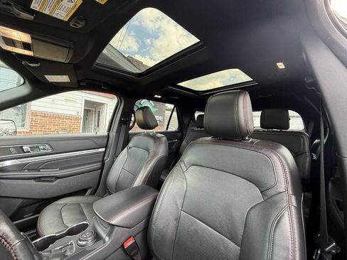 Used 2018 Ford Explorer Sport w/ Equipment Group 401A AWD/4WD image 24