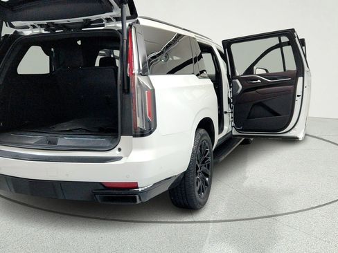 Used 2022 Cadillac Escalade ESV Sport Platinum w/ LPO, ONYX Package AWD/4WD image 12