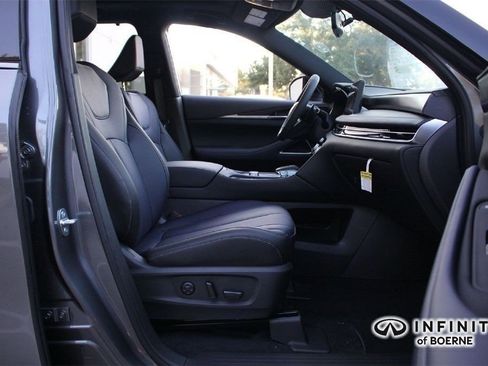 Certified 2026 INFINITI QX60 Sport w/ Dark Cargo Package image 13