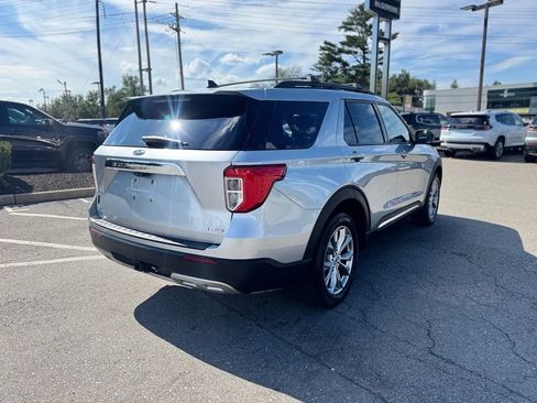 Used 2023 Ford Explorer XLT w/ Equipment Group 202A AWD/4WD image 7