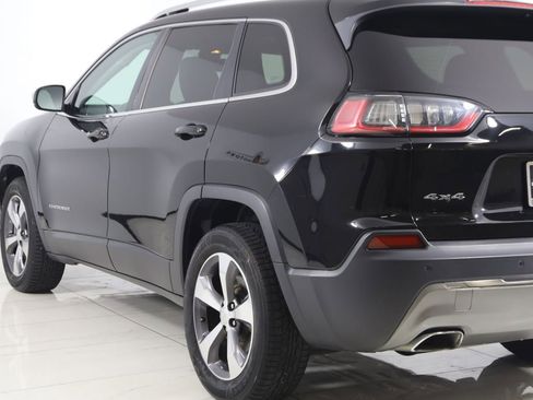 Used 2019 Jeep Cherokee Limited AWD/4WD image 23