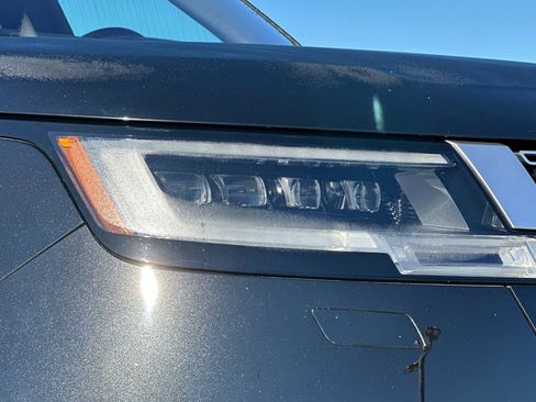 Used 2023 Land Rover Range Rover First Edition image 12