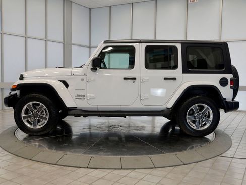 Used 2021 Jeep Wrangler Unlimited Sahara w/ Cold Weather Group image 5