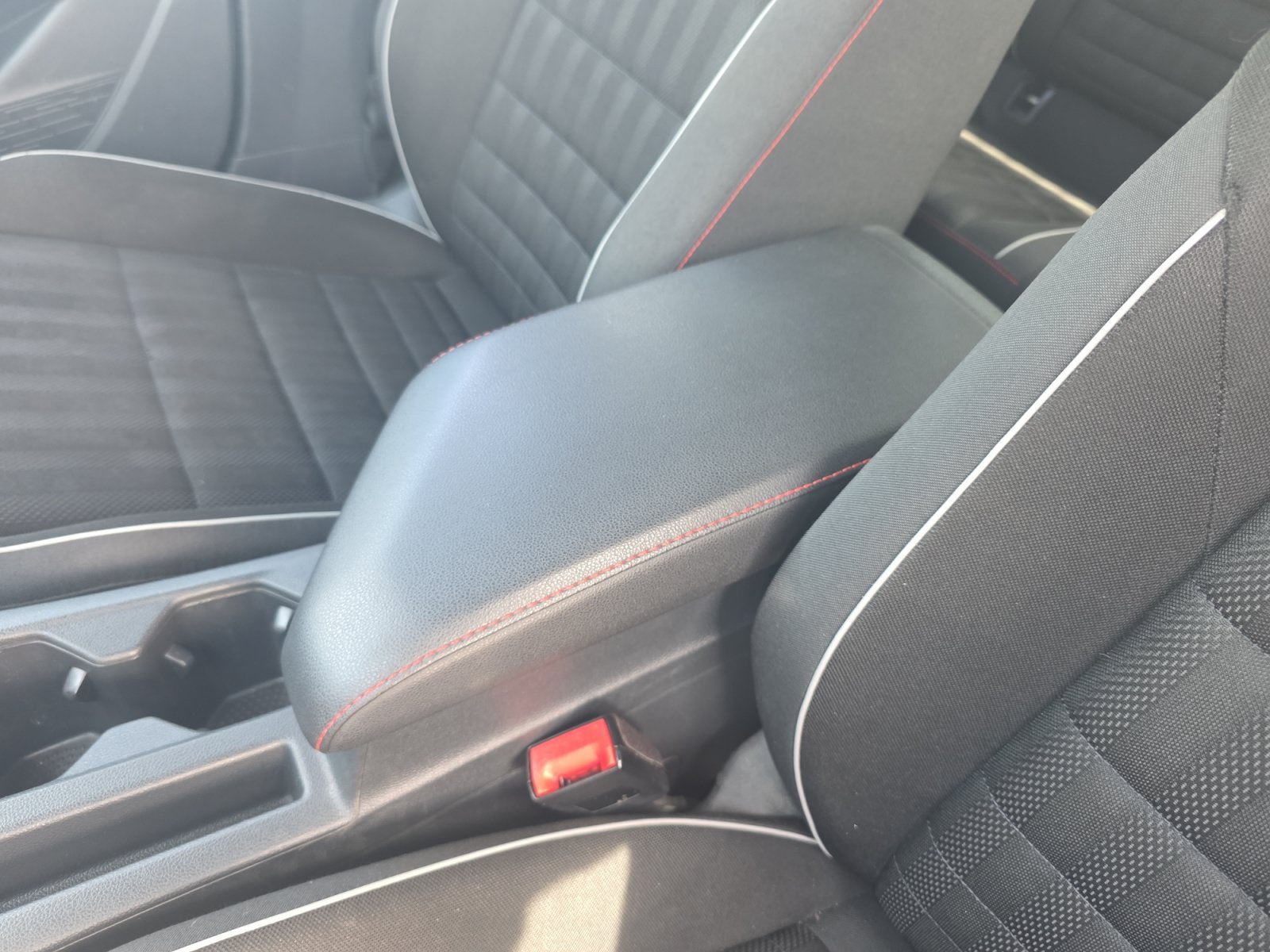 Used 2019 Volkswagen Jetta GLI FWD image 15