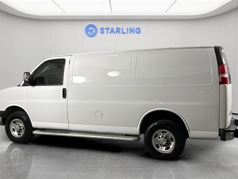 Used 2024 Chevrolet Express 2500 w/ Driver Convenience Package image 4