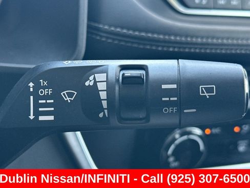 Used 2025 Nissan Rogue S FWD image 40