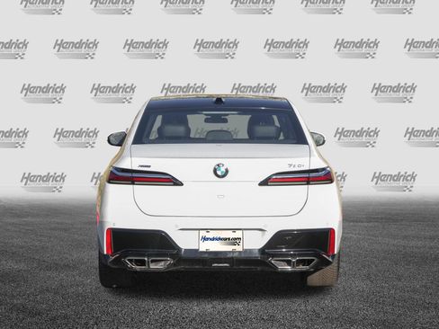 Used 2023 BMW 760i xDrive AWD/4WD image 6