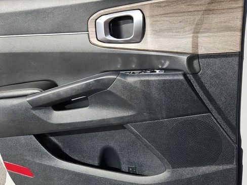 Used 2022 Kia Sorento S image 32
