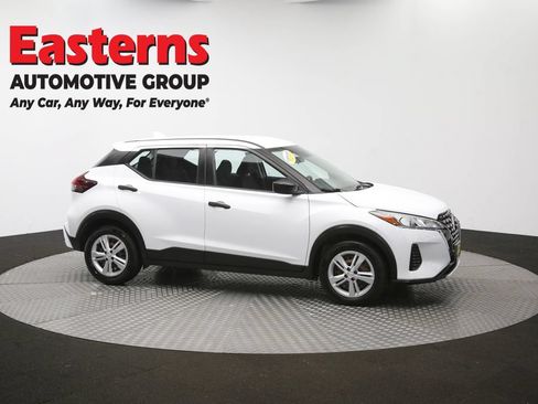 Used 2022 Nissan Kicks S FWD image 45