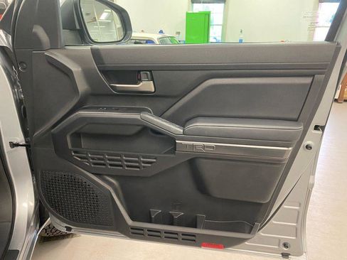 Used 2025 Toyota Tacoma TRD Off-Road image 13