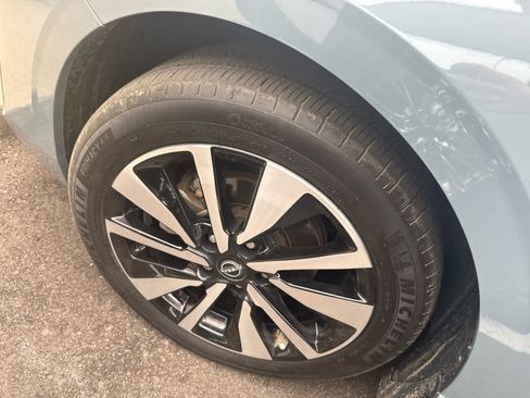 Used 2025 Nissan Sentra SV w/ SV Premium Package FWD image 6