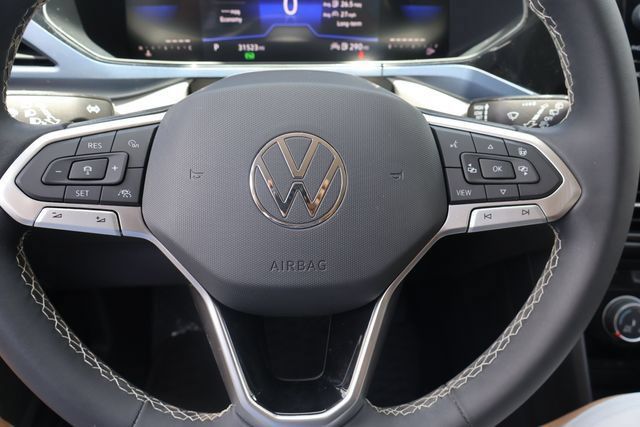 Certified 2023 Volkswagen Taos SE FWD image 20