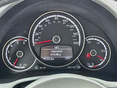 Used 2014 Volkswagen Beetle TDI FWD image 12
