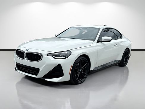 Used 2024 BMW 230i Coupe w/ M Sport Package RWD image 7