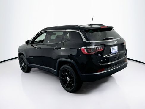 Used 2023 Jeep Compass Latitude w/ Sun and Sound Group AWD/4WD image 7