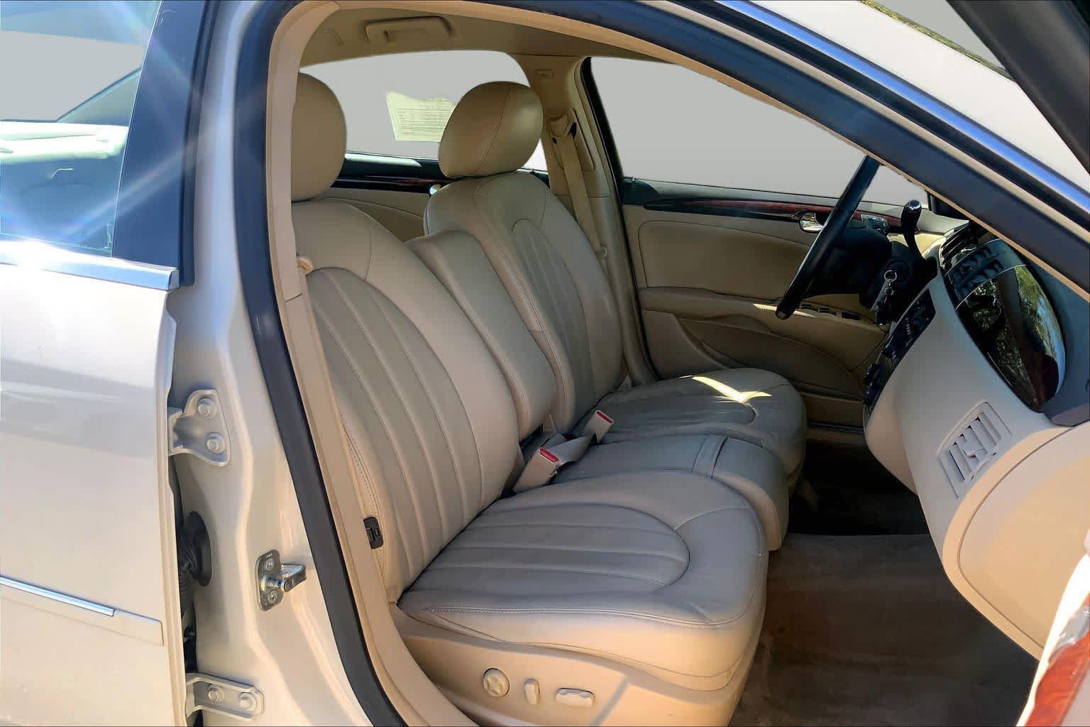 Used 2010 Buick Lucerne CXL FWD image 9