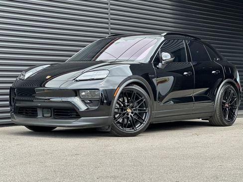Used 2025 Porsche Macan 4S Electric image 1